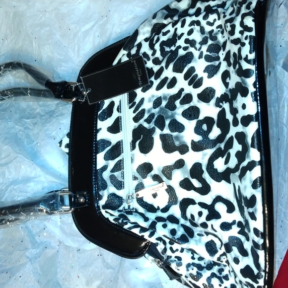 Temptation Italy black and white animals pattern purse NEW - Picture 1 of 17